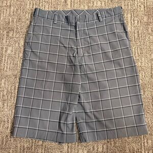 Nike men’s golf shorts size 32 gray and black plaid